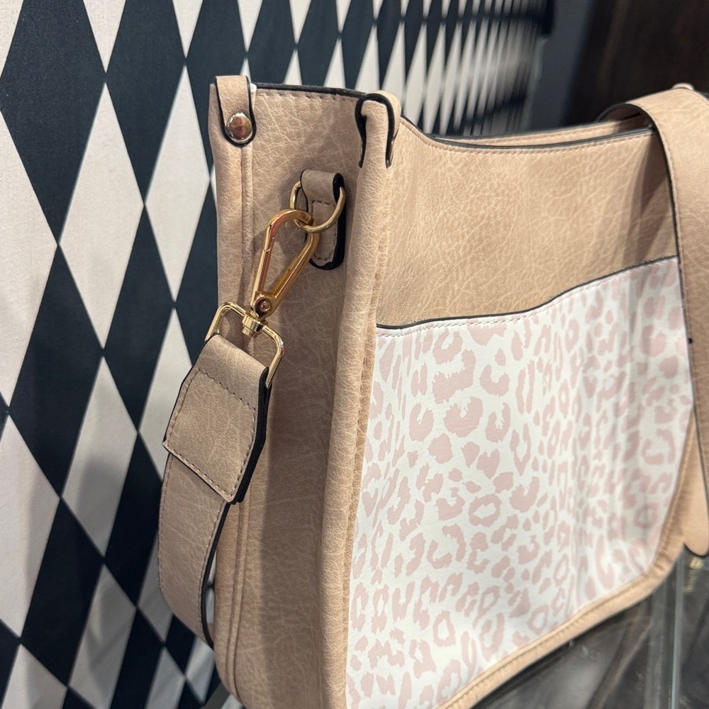 Stylish Tan and Pink Leopard Print Women's Bag - Picture 2 of 4